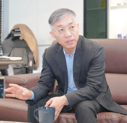 최영호 엑세스바이오 회장 "미국에 메드스파 연다…팬데믹 수준으로 매출↑"