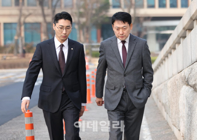 국회 출근, '대화하는 장동혁-박준태'                                                                                                                                                     