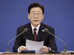 李 “전기 아껴달라”…중동 전쟁 장기화 속 에너지 비상 대응