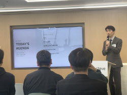 코넥티브, AI진단부터 휴머노이드 수술 로봇까지 '새 판 짜기'…정형외과 표준 노린다