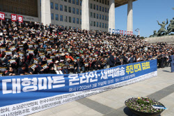 “새벽배송이 골목 죽인다”…‘13년 전’ 시선에서 못 벗어난 셈법