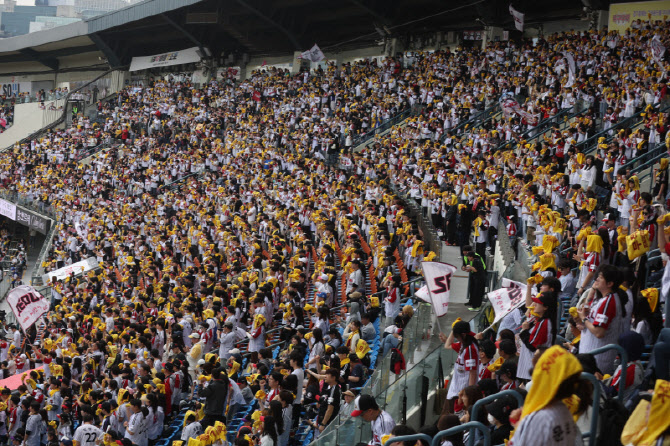 애타게 기다린 프로야구 개막                                                                                                                                                                       