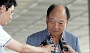 ‘체납왕’ 권혁, ‘억울한 희생양’으로 둔갑해도 되나[생생확대경]