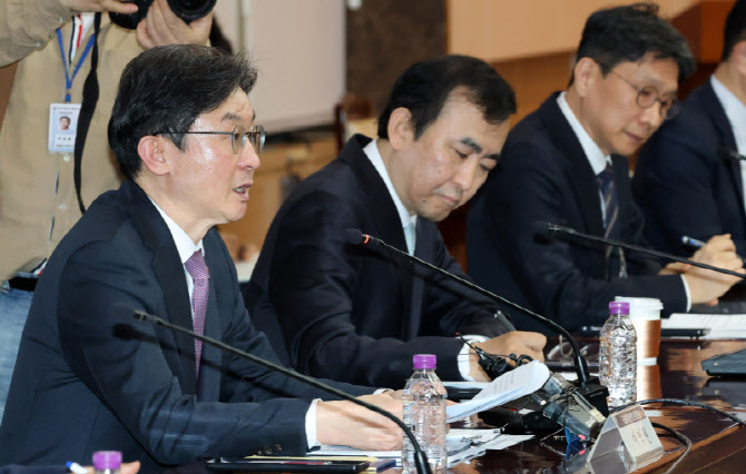 이억원 금융위원장, 중동상황 관련 금융권 간담회 모두발언                                                                                                                                           