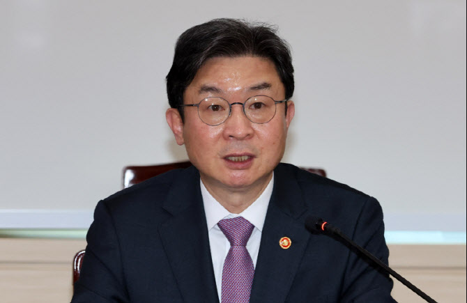 중동상황 관련 금융권 간담회 갖는 이억원 금융위원장                                                                                                                                                