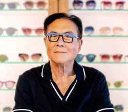 부자 아빠 “전쟁 안 끝날 것…주식·채권 멀리해야”