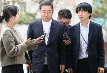 '수사 회피 논란' 김병기…"몸 별로 안 좋아, 무혐의 입증할 것"