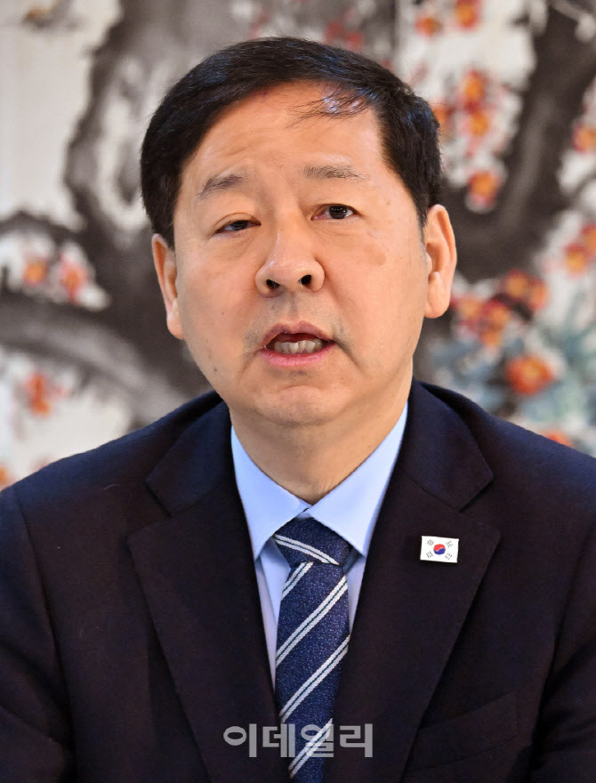 구윤철 "과도한 원화 약세, 우리 경제에 도움 안 된다"