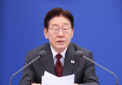 李대통령 “모든 품목 수급 일별 점검하라”…총력 대응 주문