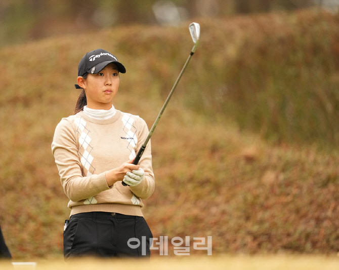 김서아,핀 공략을 준비한다                                                                                                                                                                         