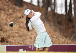 [포토]유현주,연습 스윙으로 부드럽게                                                                                                                                                                     