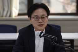 [포토]김정관 산업통상부 장관, 수급상황 점검회의 모두발언                                                                                                                                                