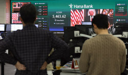 이란 타격 경고에 코스피 하락 반전...1.8% 내리며 5400선 내줘