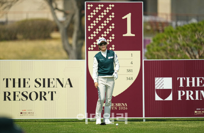 박주영,노련하게 바라본다                                                                                                                                                                          