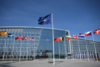 美나토 대사 동맹 압박…“나토가 미국에 왜 도움되는지 입증해야”