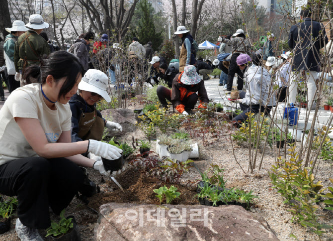  강남구 ‘참여의 정원 숲' 조성행사                                                                                                                                                           