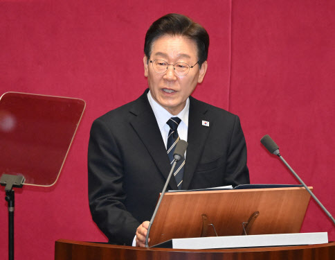 李대통령, 추경 통과 전방위 행보…野 만나 정면 돌파