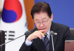 [속보] 李대통령 “다주택 양도세 중과유예, 5월9일 신청까지 허용 검토”