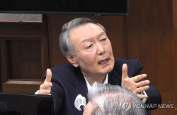 '체포방해 혐의' 尹 징역 10년 구형…尹 