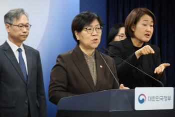“수액대란 없다” 못박은 정부…사재기엔 ‘과징금’ 칼 뺀다