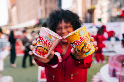 [마켓인]“불닭 인기에 스프 공장 늘린다