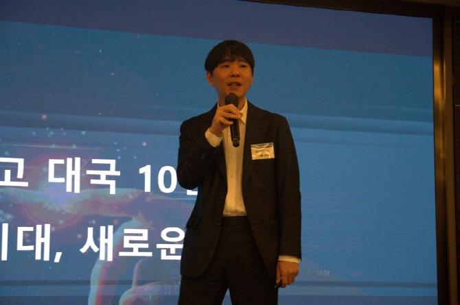 이세돌 "알파고 대전 후 10년, AI 이해조차 어려운 수준 진화"