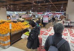 “노르웨이 고등어가 1만 5천원?”…물가 폭탄 맞은 마트[르포]