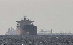 이란 호르무즈 통행료는?…“배럴당 1달러, 코인 즉시 납부”