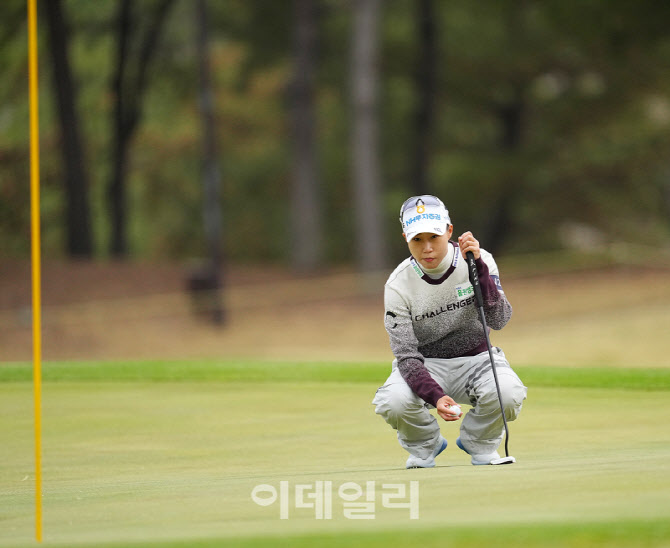 정윤지,첫 버디를 생각한다                                                                                                                                                                         