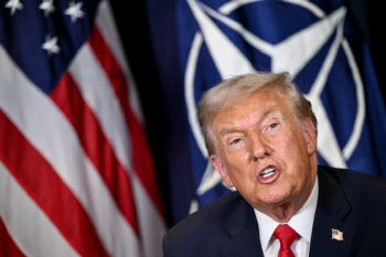 트럼프 "이란, 호르무즈 통행료 당장 중단하라"