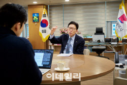 국힘 부산시장 후보에 박형준...전재수와 한판 승부