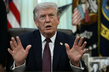 미군, 오늘 밤부터 이란 해상 봉쇄 예고…국제유가 8%↑(종합)