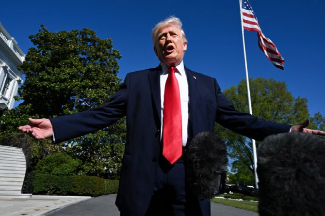 美·이란 1차협상 결렬에 커진 불안감…호르무즈 '역봉쇄' 시작되나[뉴스새벽배송]