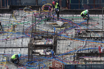 처벌 과도 vs 안전 심각…‘매출 3% 과징금’ 건안법 쟁점은