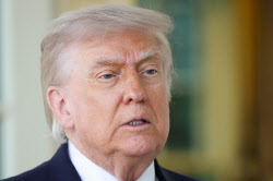 트럼프 '호르무즈 봉쇄' 승부수…‘유가·물가’ 흔드는 경제전으로 번지나