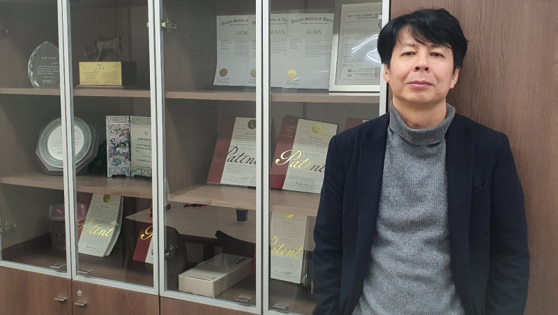 '혁신성 식약처도 인정'...유엑스엔, 세계 첫 무효소 연속혈당측정기 상... - 뉴스 썸네일 이미지