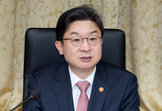발언하는 이억원 금융위원장                                                                                                                                                                        