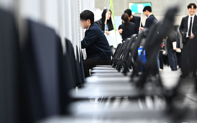 [속보]3월 취업자수 20.6만명…두 달 연속 20만명대