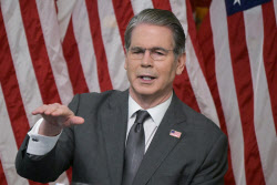 베선트 "관세, 7월에 복원 가능"…대법원 위헌 판결 우회 본격화