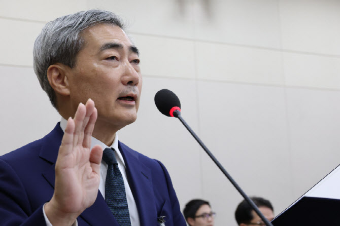 신현송 “물가상승률 점차 높아질 것…경기는 전망보다 약화”