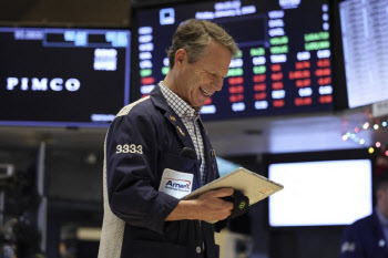 “전쟁 끝난다에 베팅”…S&P500 사상 최고, AI·양자컴퓨팅 폭등[월스트리트in]