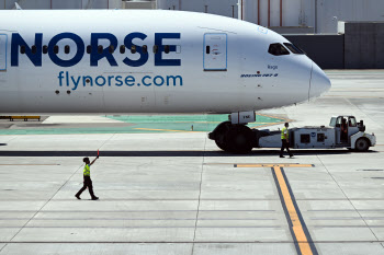 한국산 항공유 없어서…유럽-美 항공편 중단 '도미노'