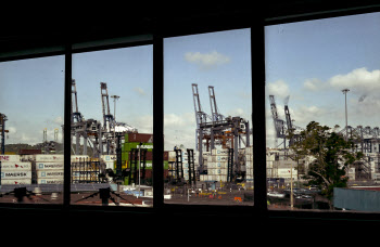 "먼저 가려면 60억" 호르무즈 막히자 파나마 '대혼란'