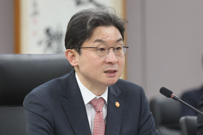 발언하는 이억원 금융위원장                                                                                                                                                                        