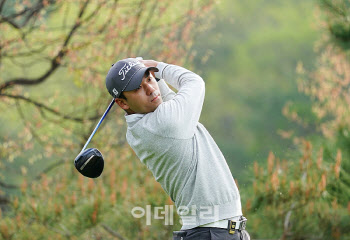 [포토] 장종민, 강한 티샷으로 날린다