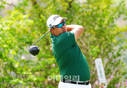 [포토] 이상엽, 초반 연속 버디로 우승에 다가간다                                                                                                                                                         