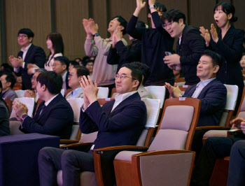 LG 계열사 혁신 과제, LG어워즈 수상…구광모 "고객 삶에 집중"