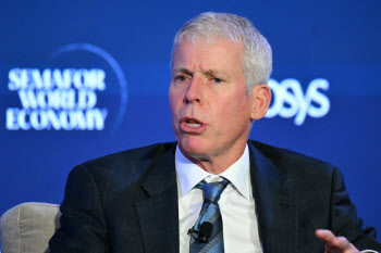 몇주면 휘발유값 내린다던 美에너지장관 "내년에야 가능"