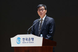 ‘전쟁같은’ 4년 임기 마치고 떠나는 이창용 총재의 마지막 당부