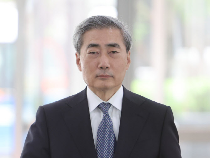 신현송 청문보고서 3수만에 채택…"한은 총재, 공백 있어선 안돼"